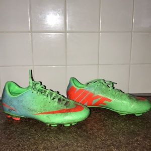 Nike mercurial soccer cleats